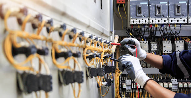 Professional Electrician technician working in Eagle, NE